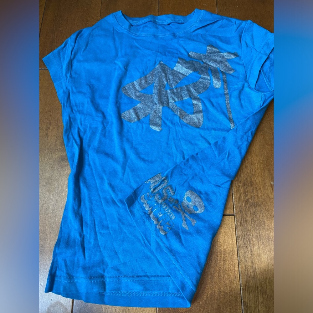 Nearly no sleeves tee from Australia 🇦🇺